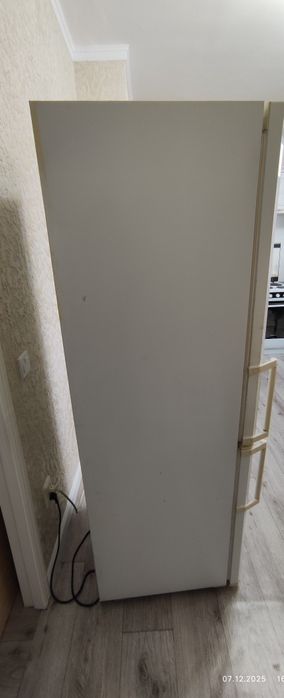 Срочно продам холодильник
