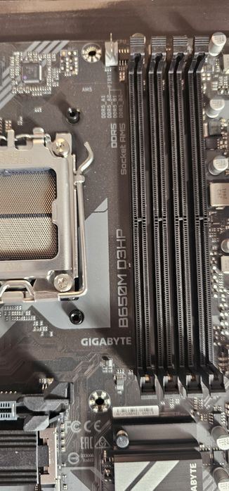 Мат плата  под am5 b650m