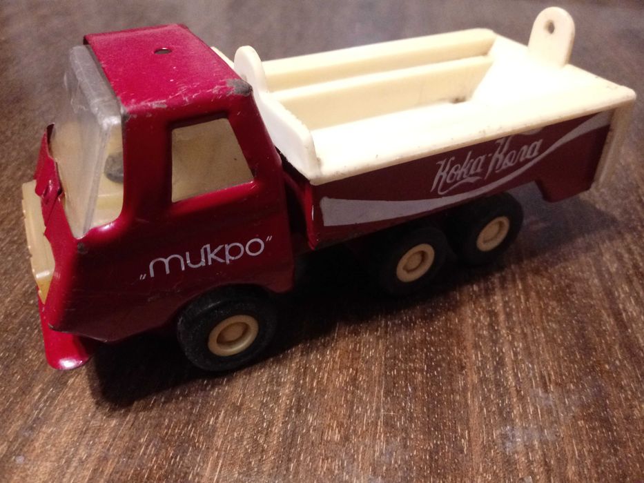 стари играчки от СОЦА