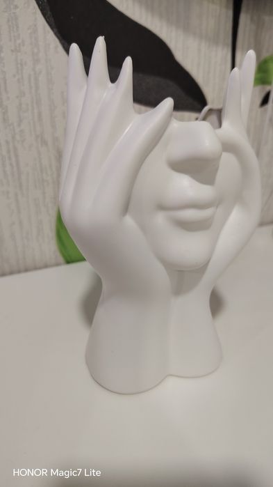 Suport decorativ pentru pensule și creioane