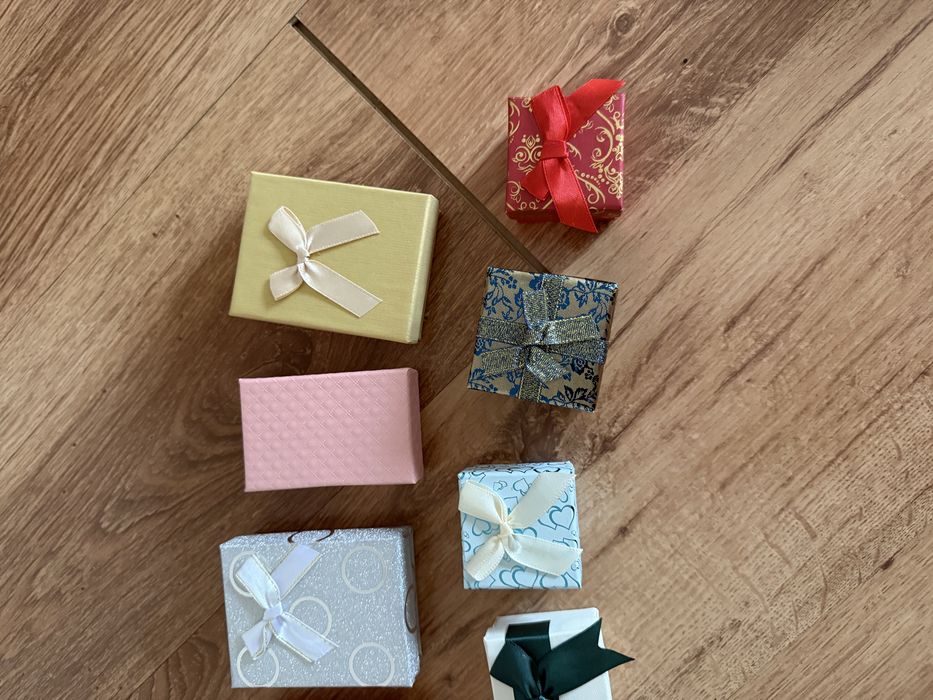 Футляр для украшении, коробочки