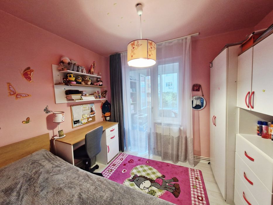 Vânzare apartament 4 camere