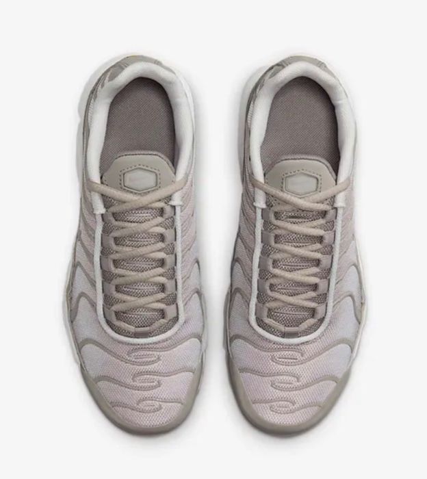 Дамски снейкъри Nike Air Max PLUS