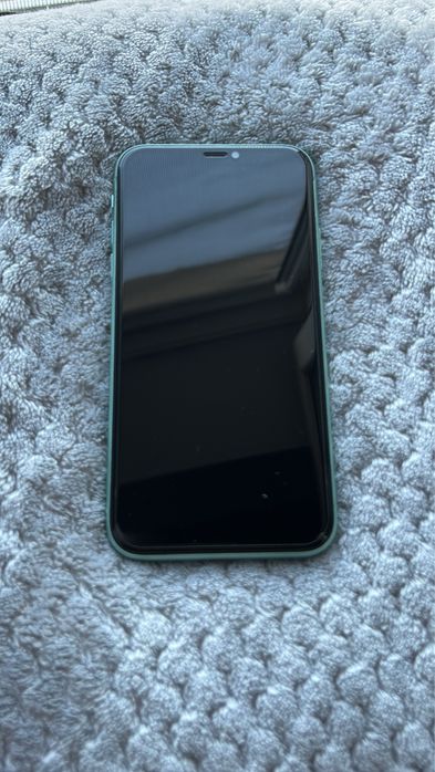 Iphone 11 green.