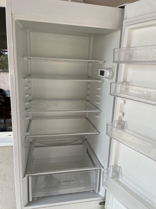 Vand combina frigorifica Indesit