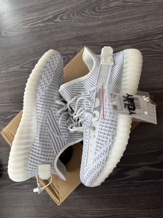 papuci yeezy albi
