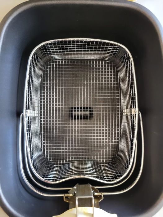 Продаётся фритюрница Philips