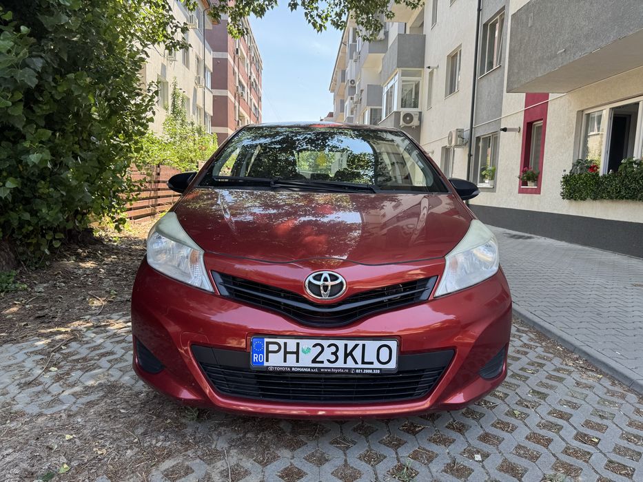TOYOTA Yaris