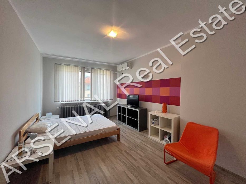 Дава се под наем Тристаен апартамент в София, Център - 88 кв.м за 625 € - Снимка #7