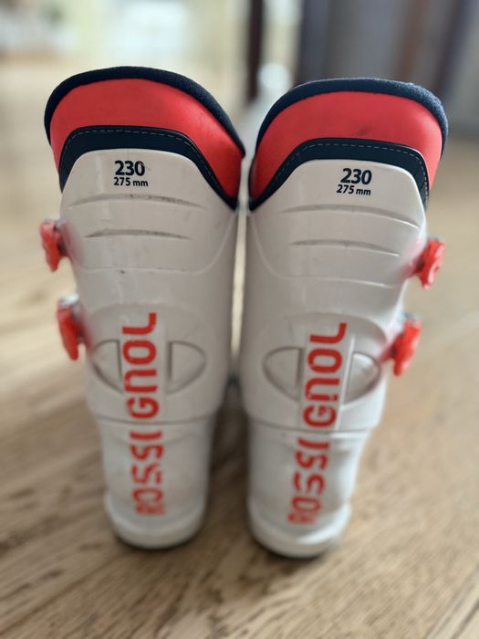 Продаю детские лыжные ботинки