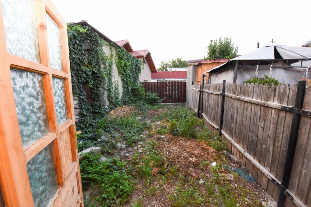 Casa in cartier Brosteni, gata locuibila, aproape de Centru