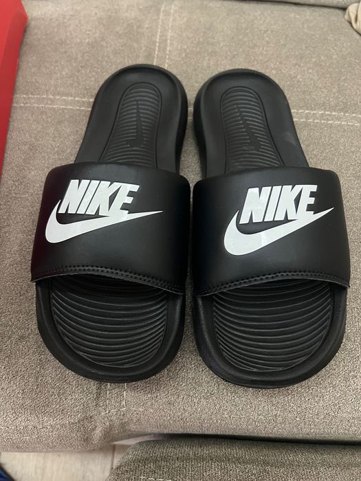Продавам чехли Nike