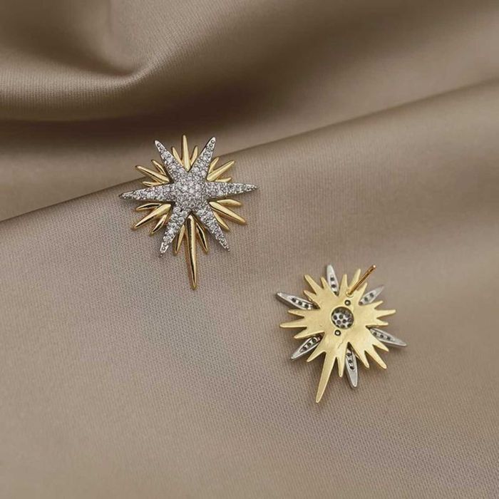 Елегантен комплект от обеци и колие със звезди