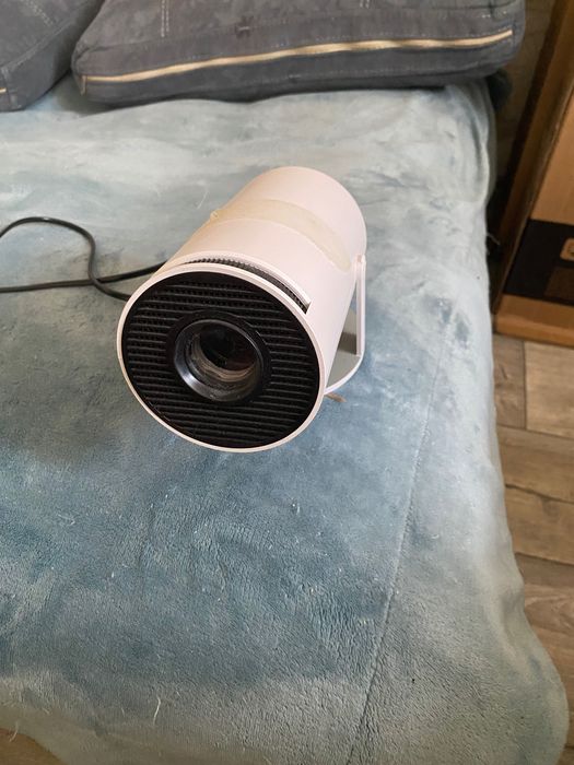 Мини LED-проектор