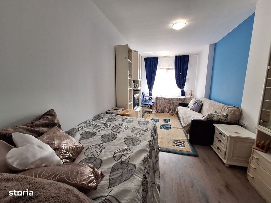 Apartament cu 3 camere, 62 mp, orientare sudica, balcon, zona Stejarul