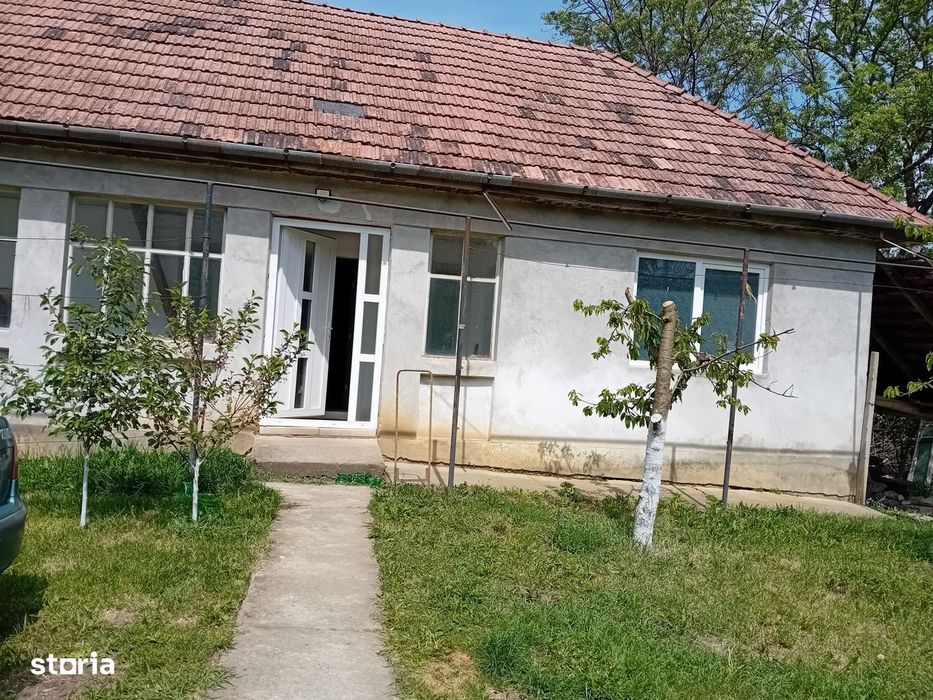 Casă de vânzare în satul Cornești, comuna Acățari – 84.000 €