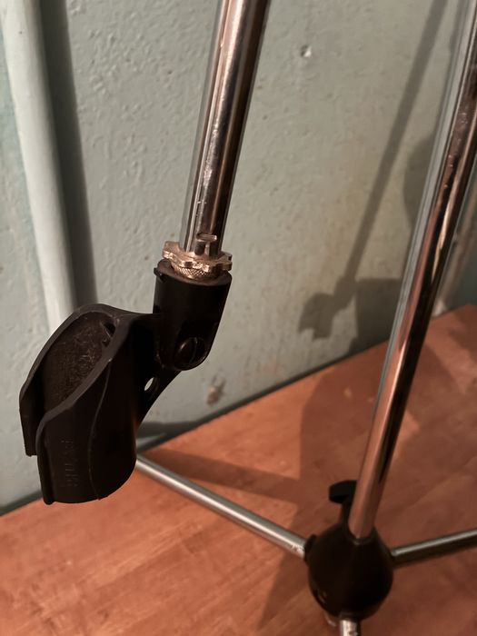 Микрафонная стойка Soundking