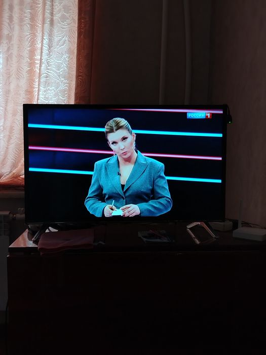 СМАРТ-ТВ 32 "artel"