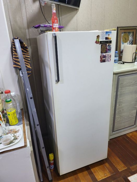 срочно продам холодильник рабочий цена 600 000