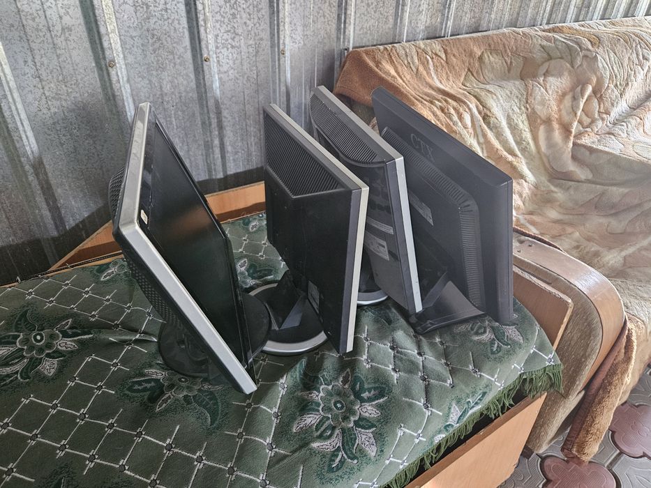 Продам мониторы 4шт
