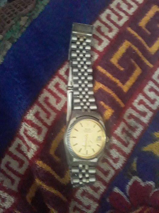 Срочно продаются часы Rolex