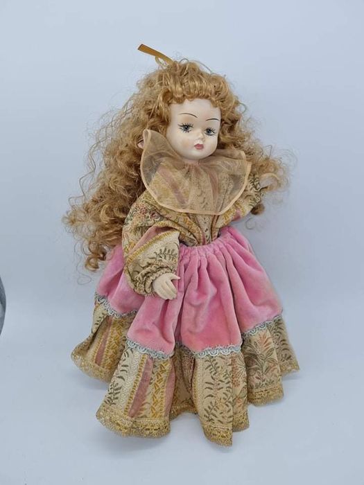 Papusa portelan biscuit Capodimonte