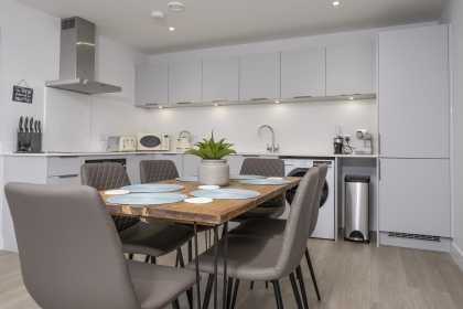 Дава се под наем Двустаен апартамент в София, Бъкстон - 70 кв.м за 663 € - Снимка #2