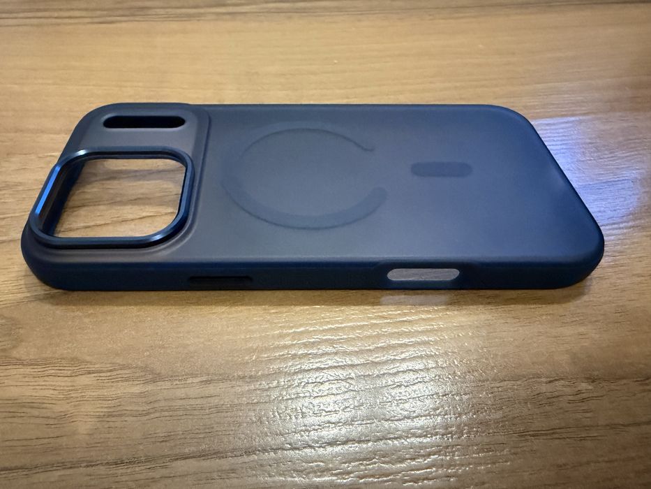 Кейс за iPhone 17 Pro Max