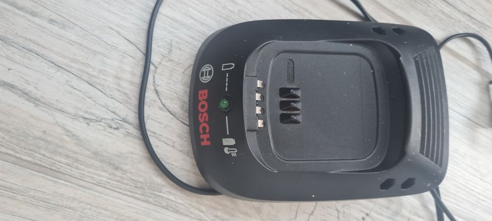 зарядно за винтоверт bosch бош AL2215cv