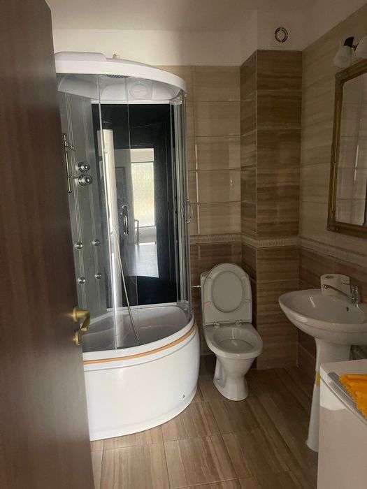 Închiriez casă P+1 targu -jiu strada Bicaz