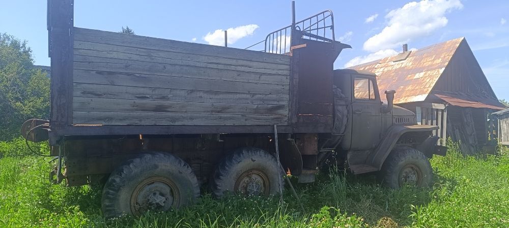 Продам автомобиль Урал 375д грузовой