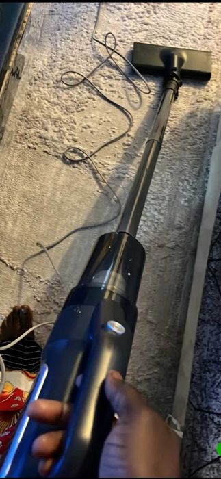 кабелна вертикална прахосмукачка Simplus