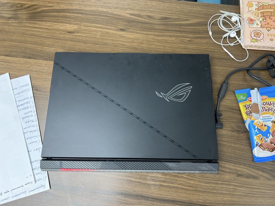 ASUS ROG Strix SCAR 18 (2023)