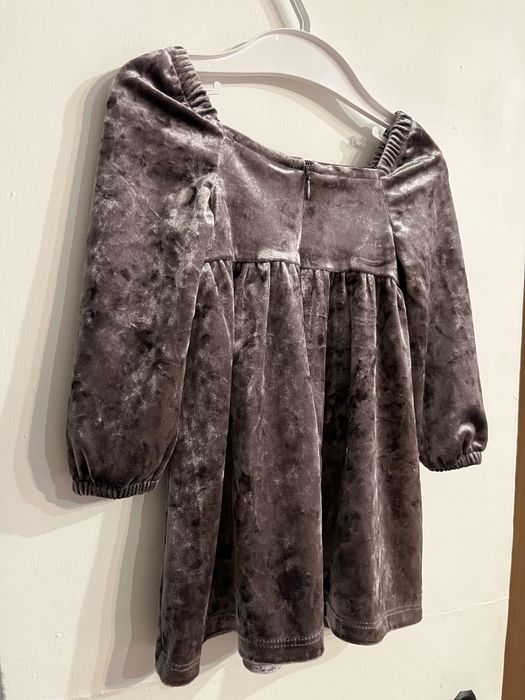 Продам детское платье на девочку новое