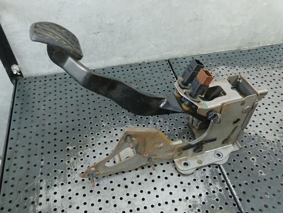 pedala frana 2.0 dci renault koleos 1 hy  46501jy42b