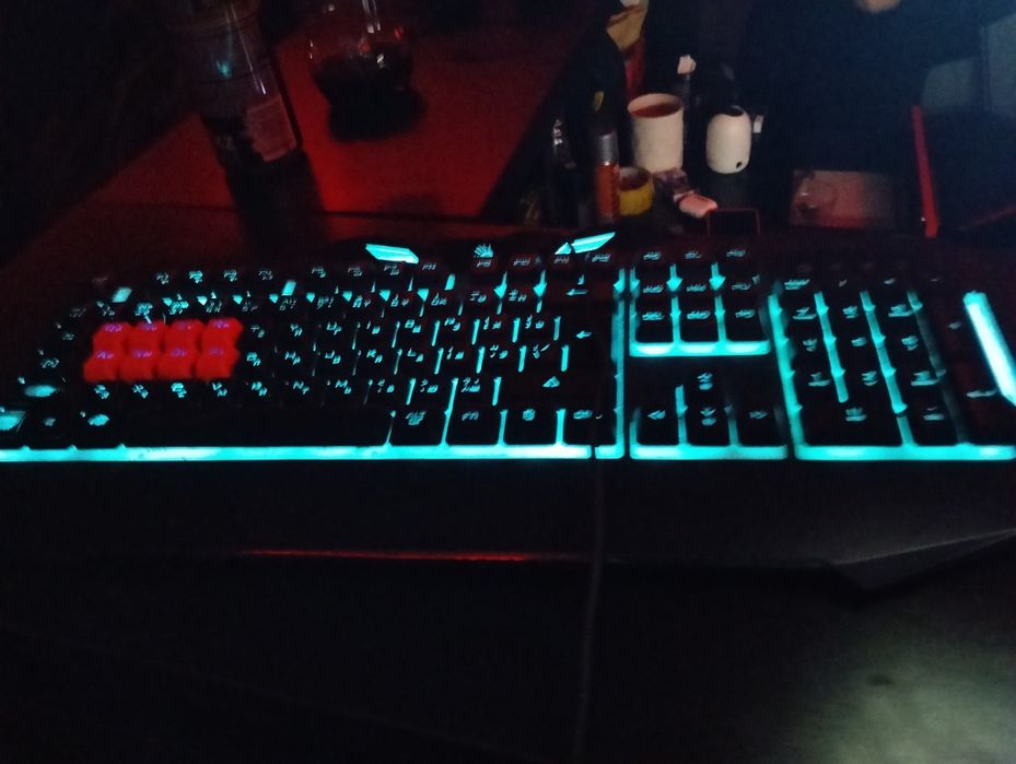 Продам клавиатуру Bloody B328