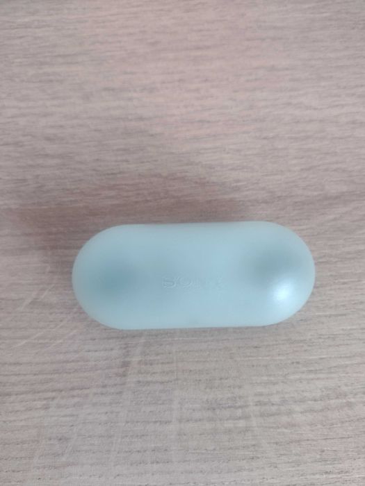 Sony WF-C500 заряден кейс