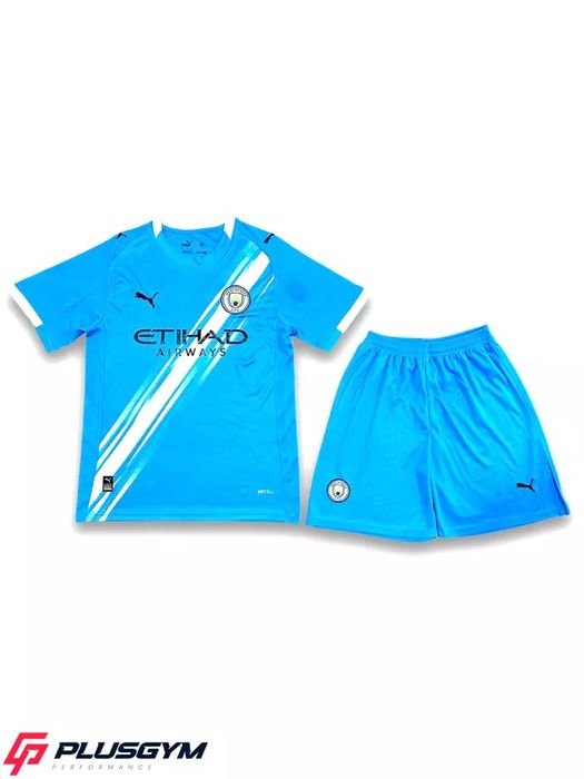 Futbol formasi yana sotuvga kildi aksiya narxda