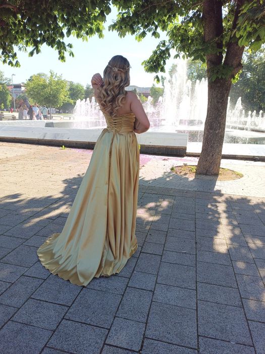 Зашеметяваща бална рокля