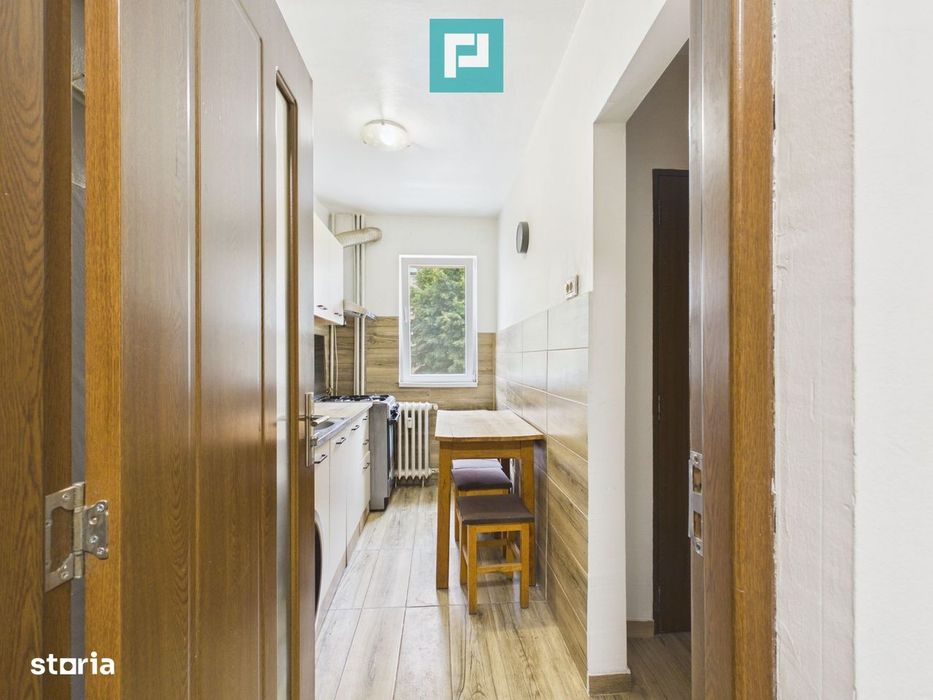 Apartament 3 Camere, Decomandat, Zona Vlaicu