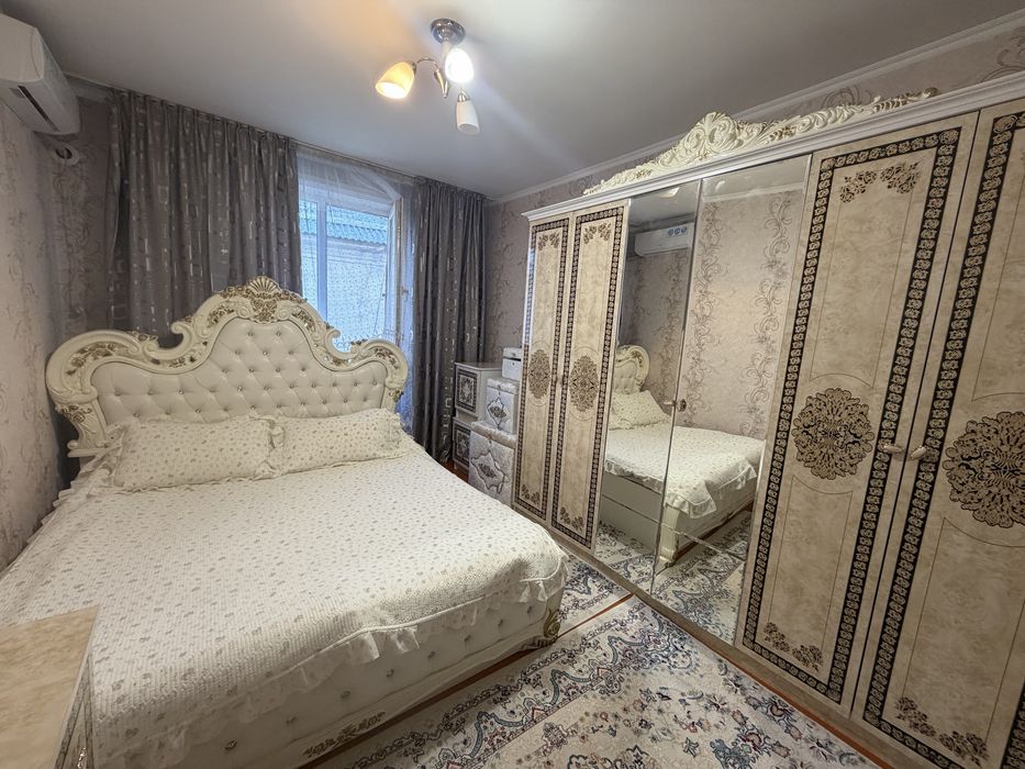 Продается спальный гарнитур