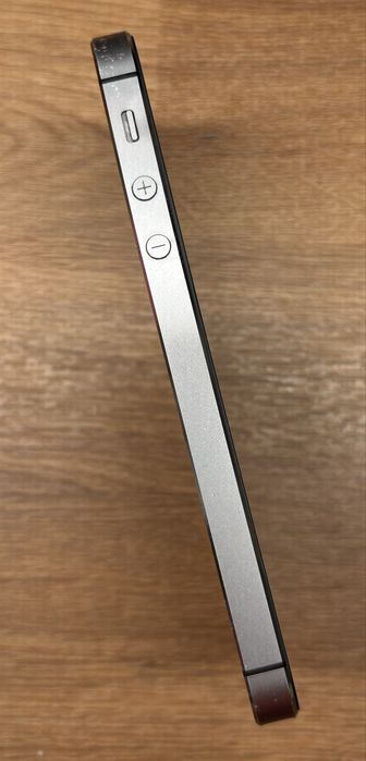 Телефон iPhone 5s