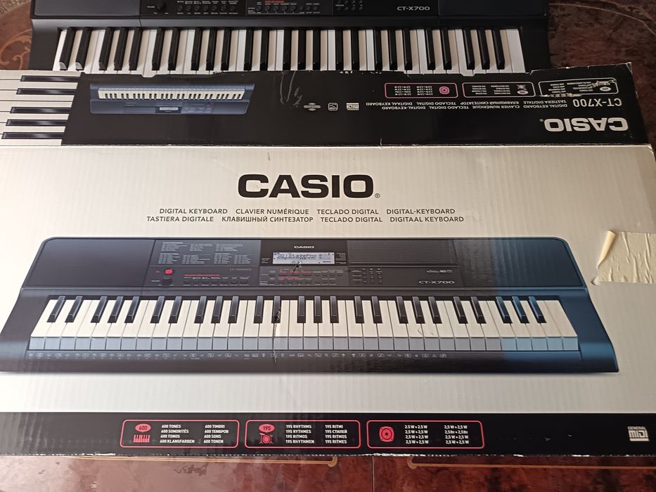 Синтезатор Casio CT-X700