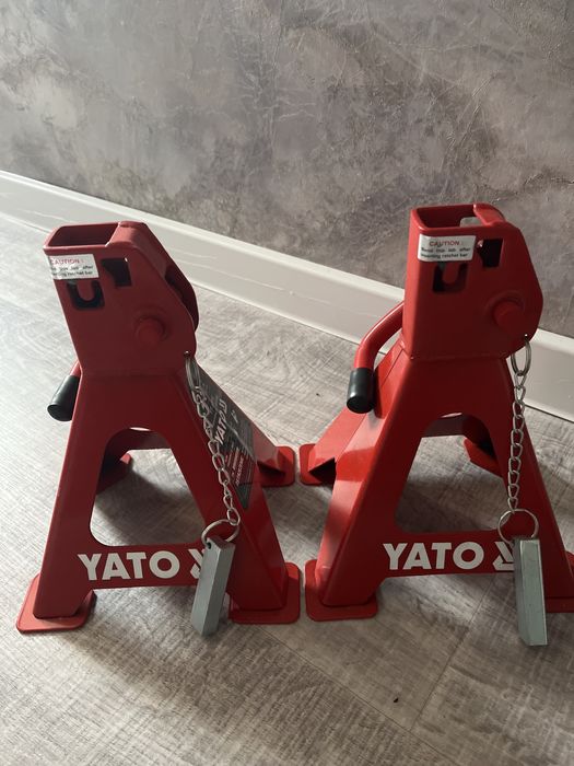 Продаются подставка под авто Tato