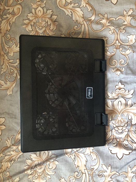 Продам НОВУЮ подставку для ноутбука