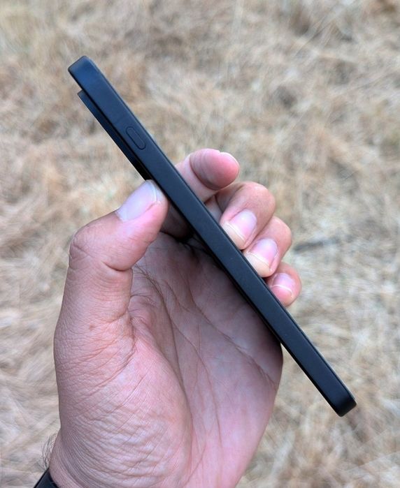 OnePlus 15 12/256GB doar 12 cicluri de încărcare.