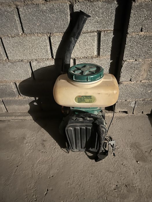 Опрыскиватель бензиновый