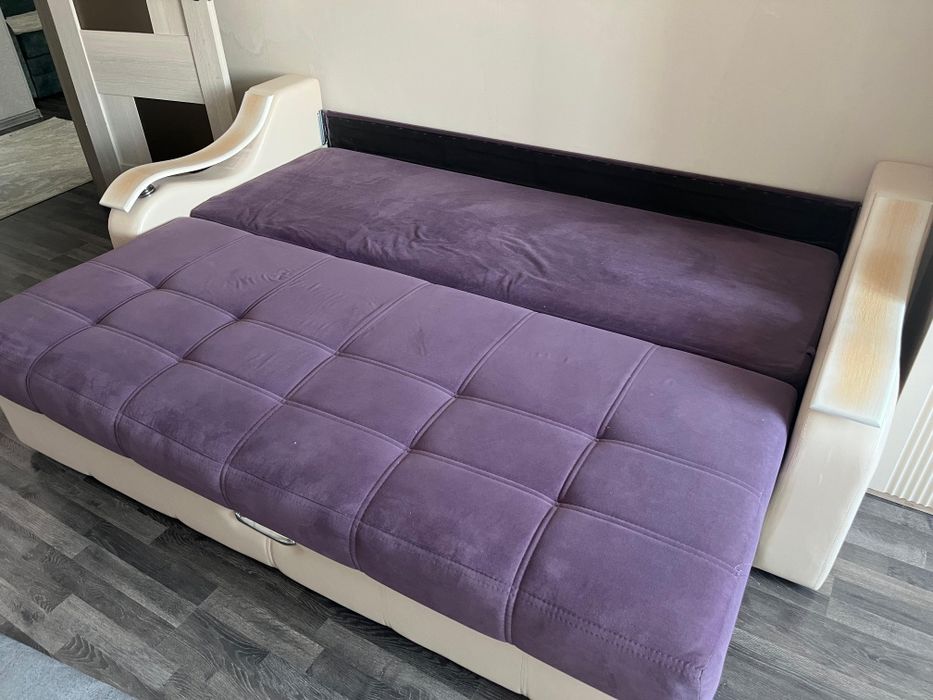 Продам диван (5 мкр)