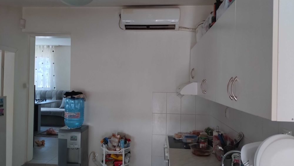 Дава се под наем Къща в с. Поляна, Област Силистра - 200 кв.м за 130000 € - Снимка #4