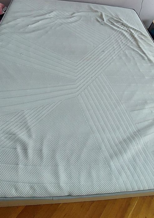 Продавам матрак 164/190 със спалня